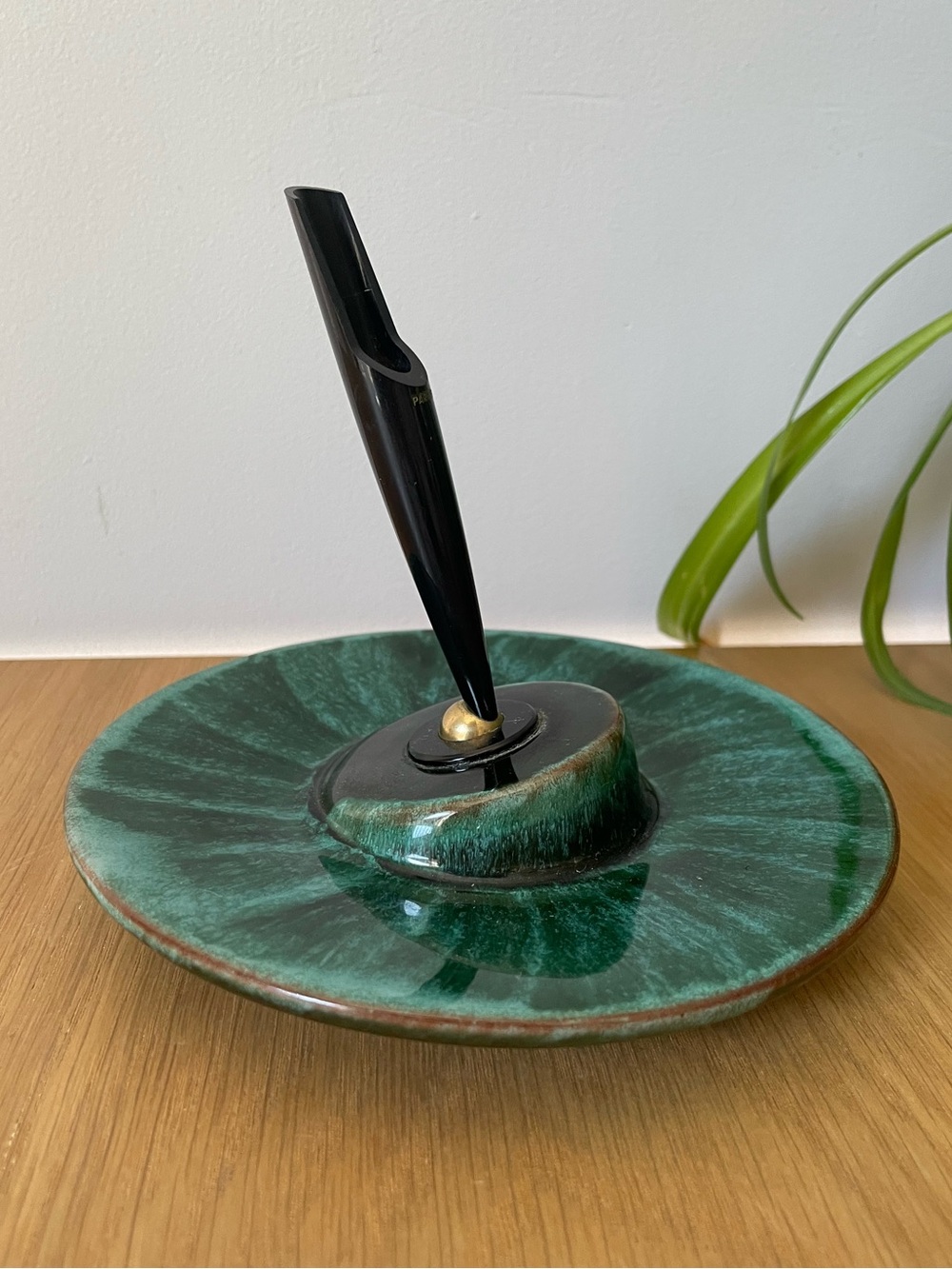 Vintage MCM Blue Mountain Pottery Parker Green Glazed Pen Stand Holder